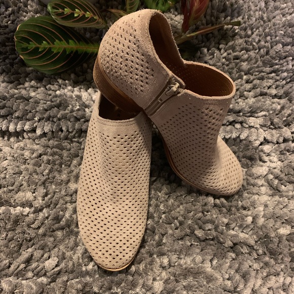 Lucky brand ankle booties | size 8.5 - Picture 2 of 9
